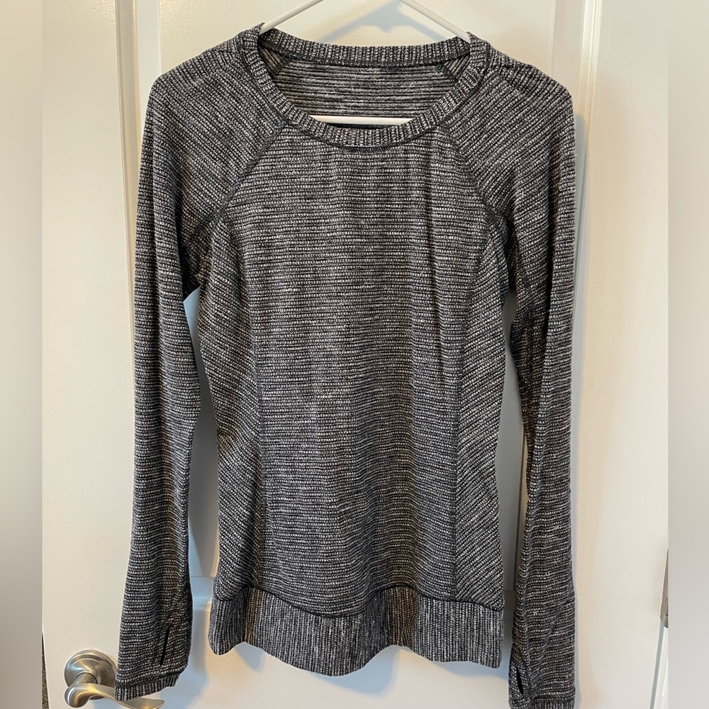 Lululemon sweater size 6